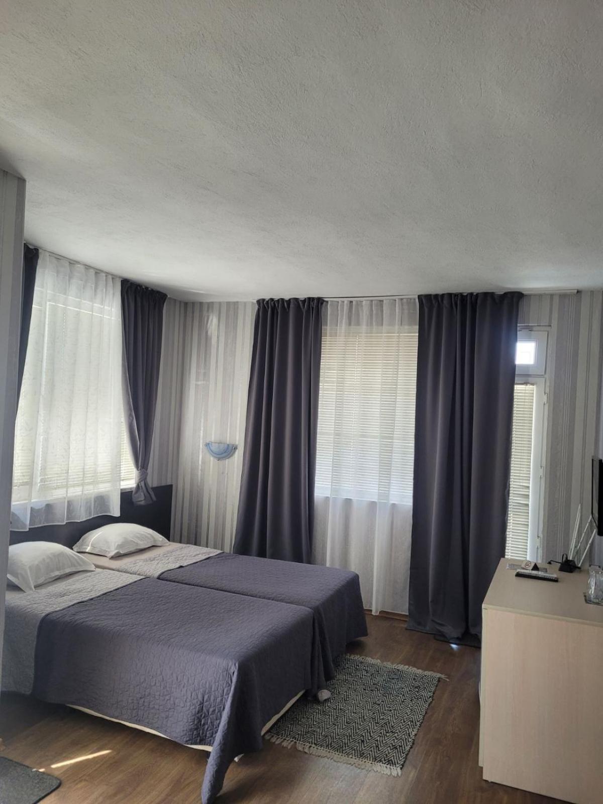 Guest House Taligarov Pomorie Esterno foto